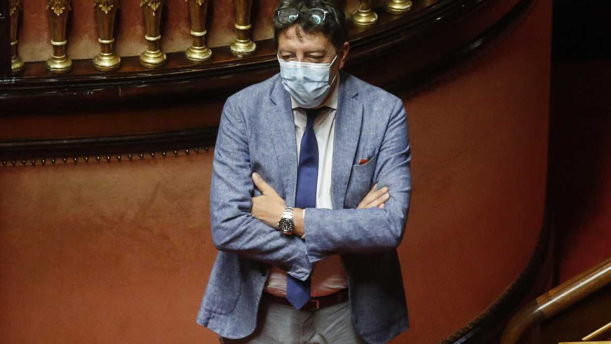 Immagine di Buccarella annuncia il passaggio a Italia23, il "partito di Conte"
