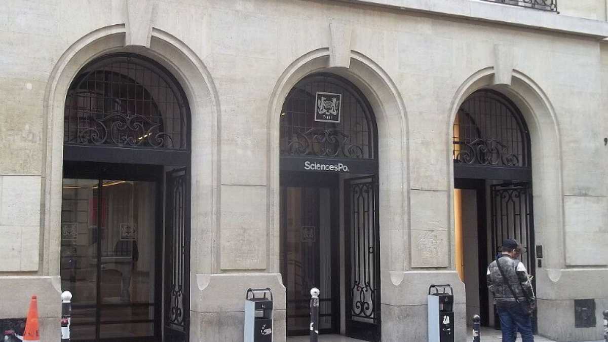 Immagine di Un viaggio dentro Sciences Po, la fabbrica dell’élite francese in pieno tormento