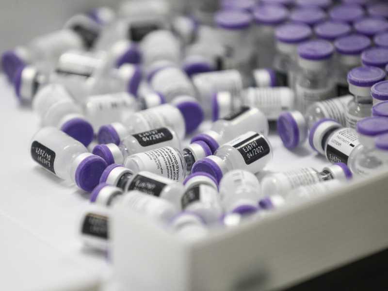 Per produrre più vaccini non servono meno brevetti, ma più stabilimenti