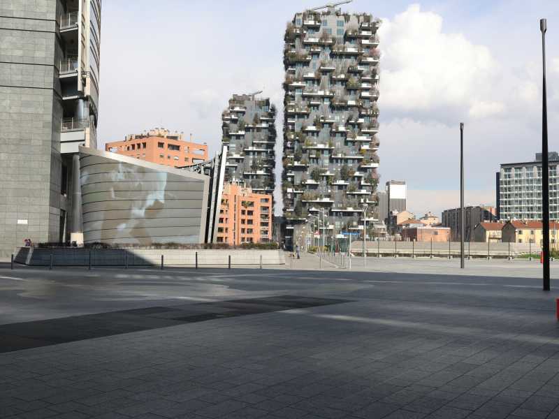 Il "Bosco verticale" a Milano, progettato dallo studio del noto architetto Stefano Boeri (foto Getty)