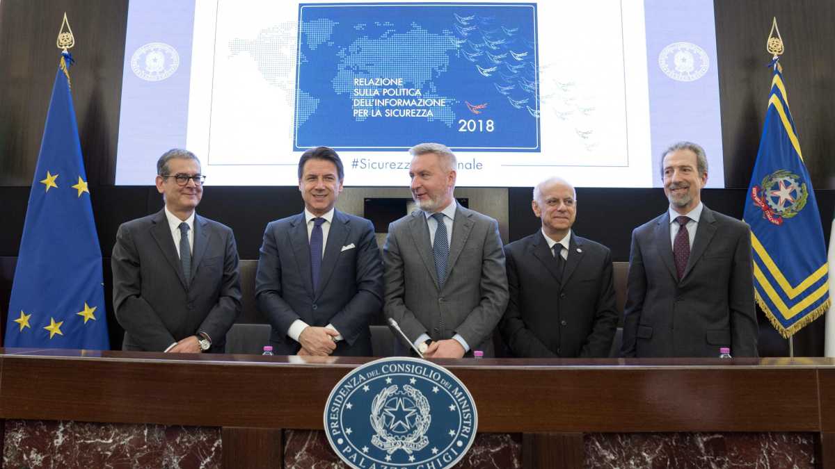 Immagine di I servizi segreti in campo per salvare Conte? Palazzo Chigi: "Nessun coinvolgimento"