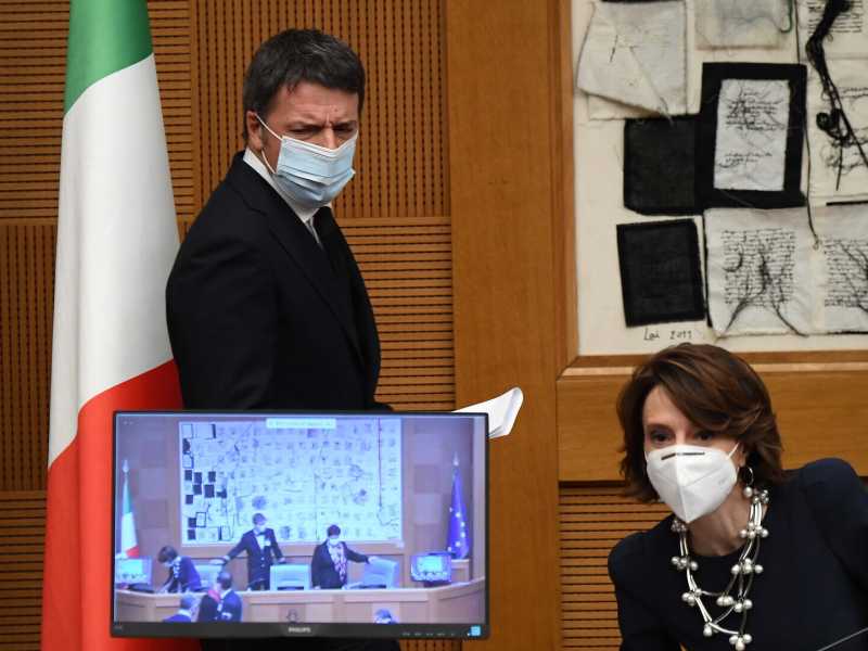 Niente "stampella" Udc per Conte. Renzi: "Niente fiducia"