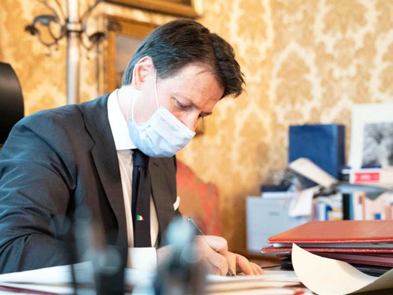 Il discorso di Conte: "Con Renzi ce l'ho messa tutta". E sedurrà i parlamentari di Iv