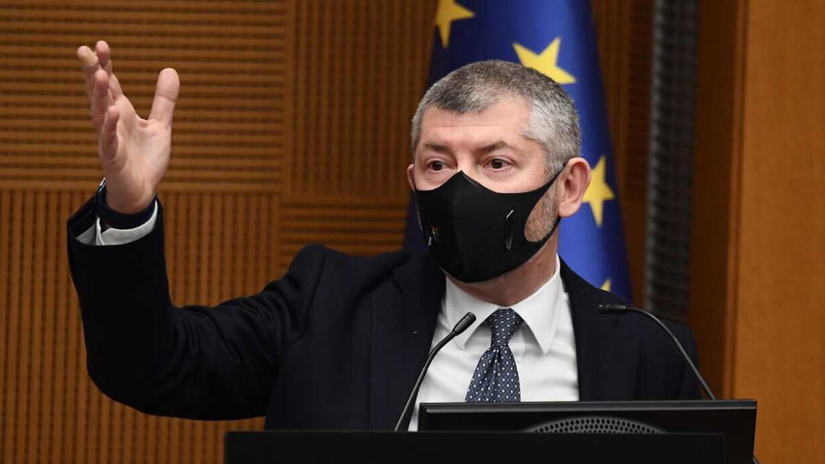 Immagine di Scalfarotto: "Nessuna pregiudiziale a un governo con Conte"