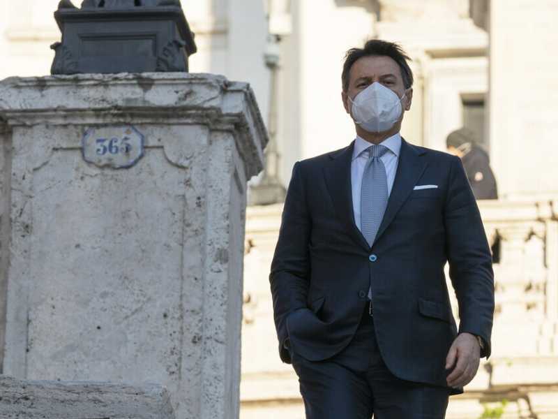 Giuseppe Conte (il poeta) a Conte (il premier): "Per il suo discorso serve Walt Whitman"