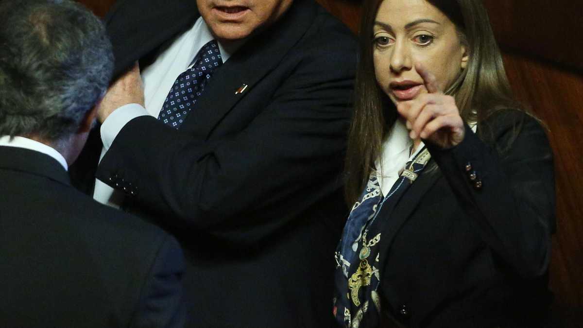 Immagine di Sorpresa: Maria Rosaria Rossi di Forza Italia vota sì alla fiducia