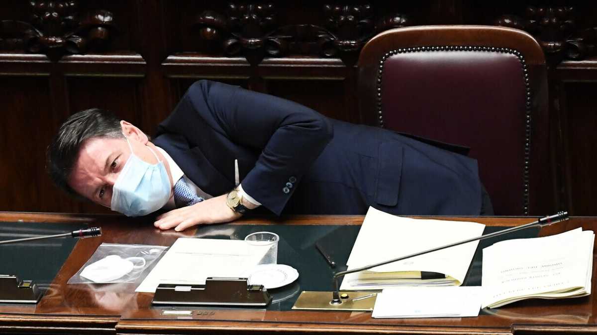 Immagine di La vera mossa del cavallo per Renzi è votare la fiducia