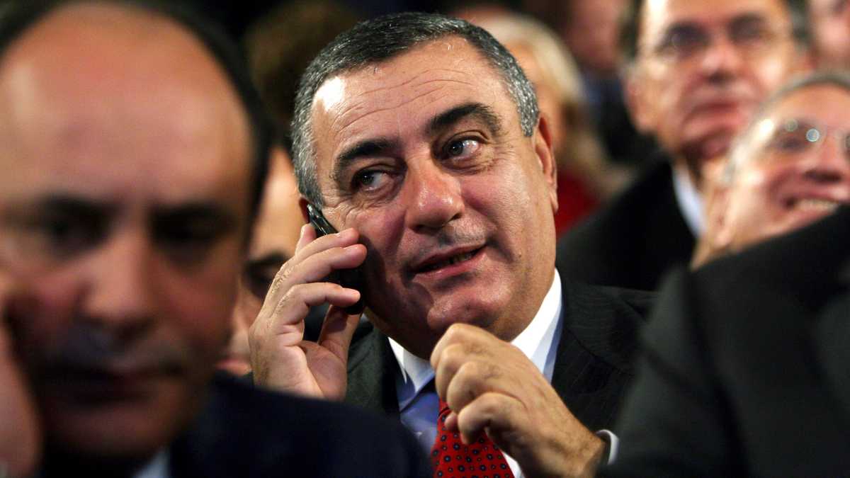 Immagine di "Per tre voti mi hanno offerto un ministero". Parla Luigi Cesaro