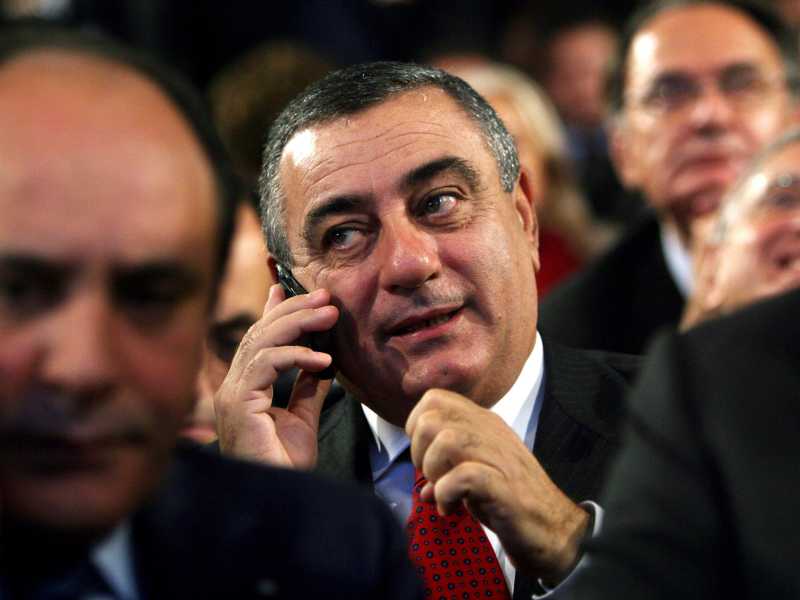"Per tre voti mi hanno offerto un ministero". Parla Luigi Cesaro
