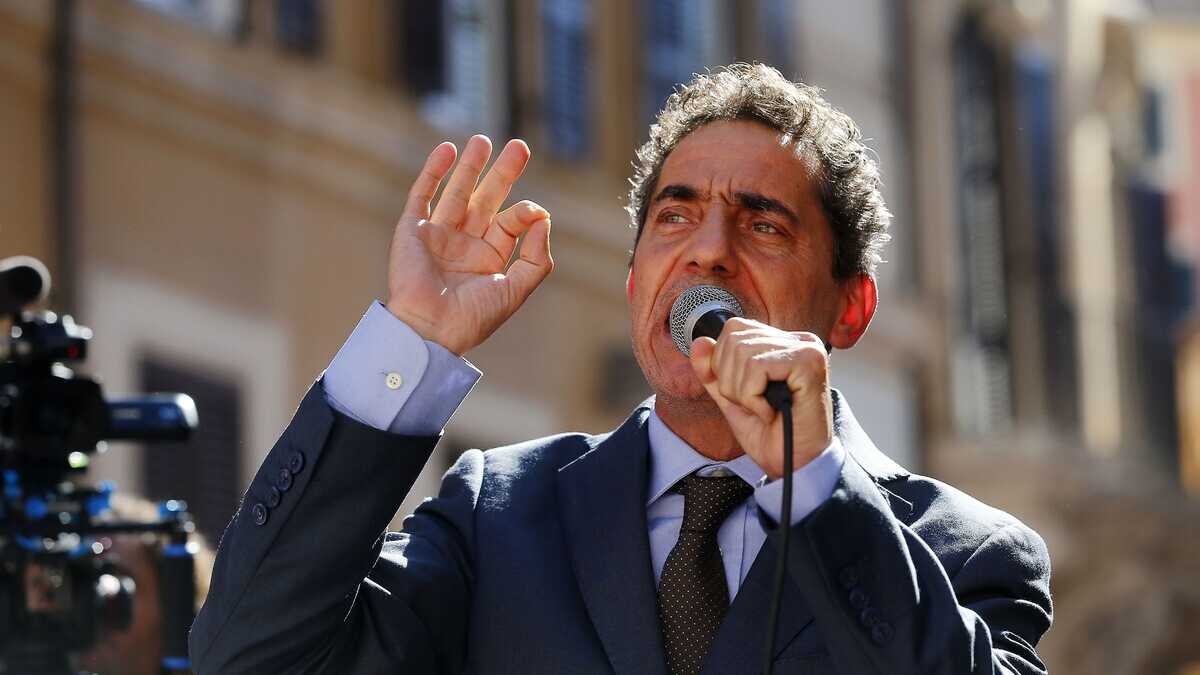 Immagine di Cioffi, il grillino del glucosio: "Dovevo volare alto. Le scuole sono chiuse da più di un anno”