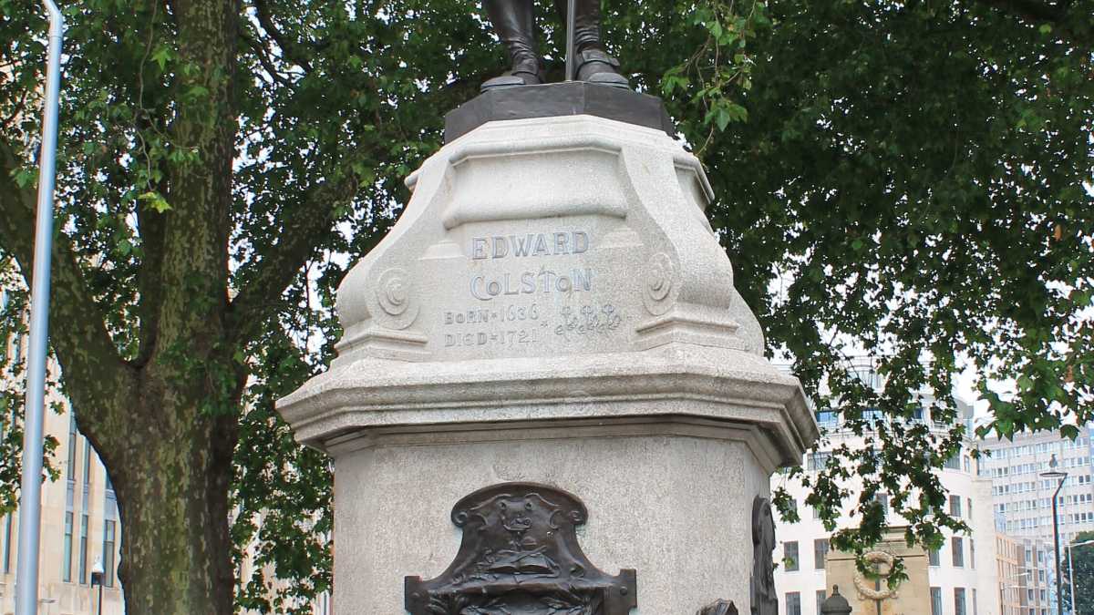 Immagine di Il governo britannico tenta di arginare chi vuole abbattere le statue (e la rule of law)