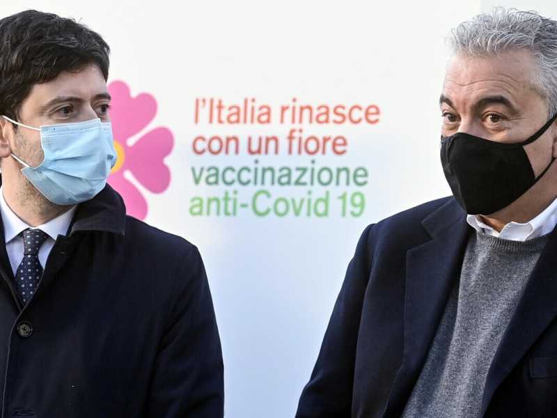 Il ministro della Salute Roberto Speranza e Domenico Arcuri, commissario straordinario emergenza Covid (foto Ansa)