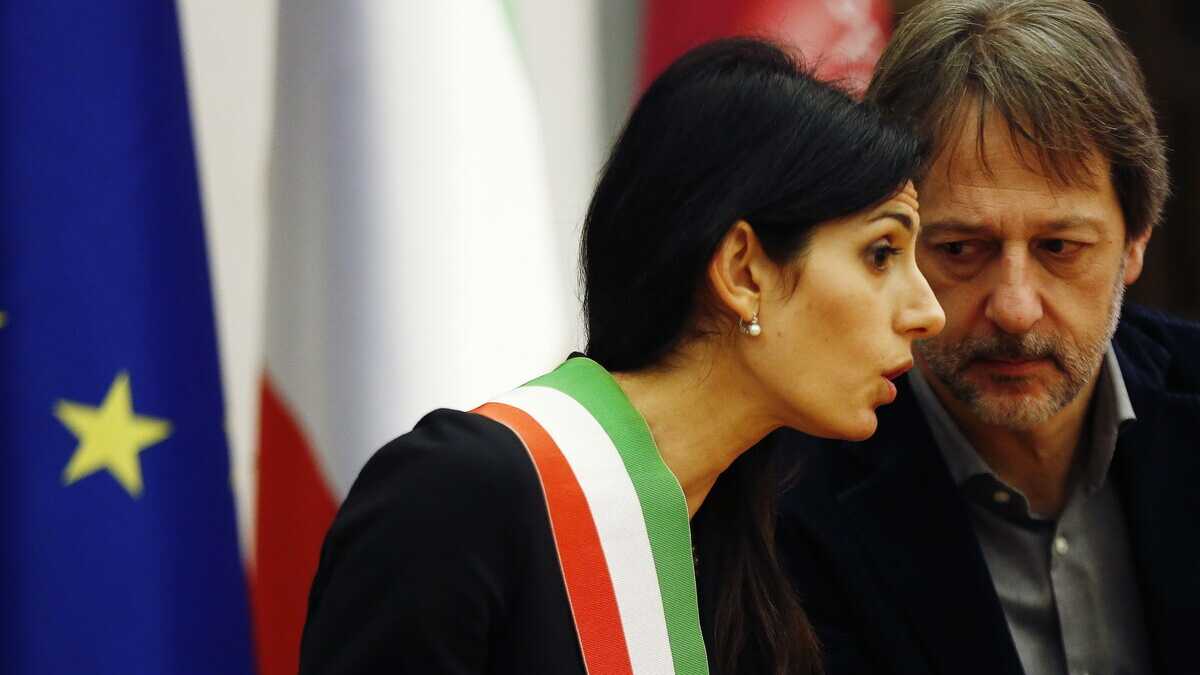 Immagine di Con il vicesindaco Bergamo e Cafarotti, Raggi fa il record di assessori cacciati. Quasi 4 all’anno