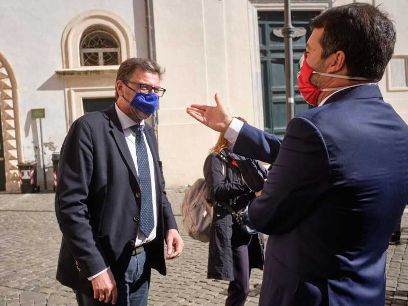 Salvini smentisce Giorgetti. La crisi e le due Leghe