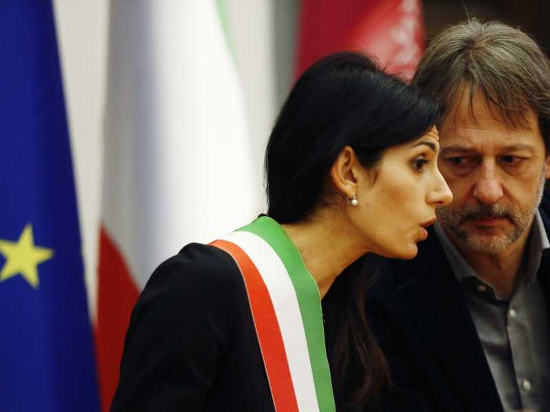 Con il vicesindaco Bergamo e Cafarotti, Raggi fa il record di assessori cacciati. Quasi 4 all’anno