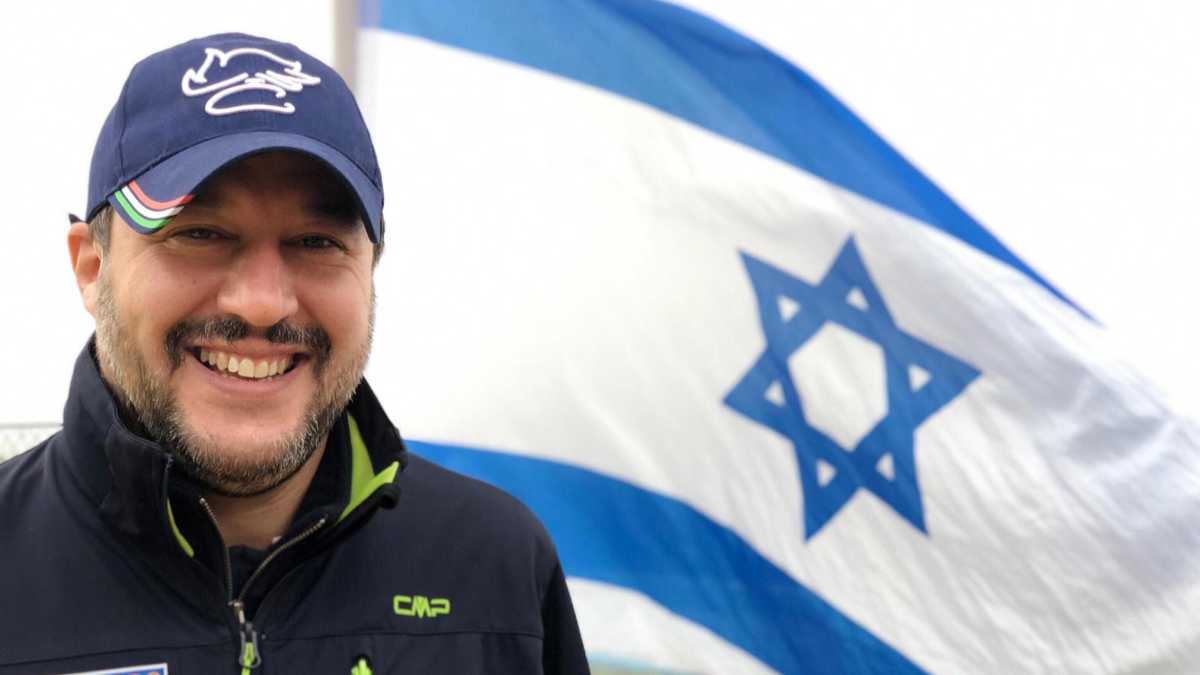 Immagine di Shoah, evento della Lega con un esponente di Forza Nuova. Salvini: scusate, annullo tutto