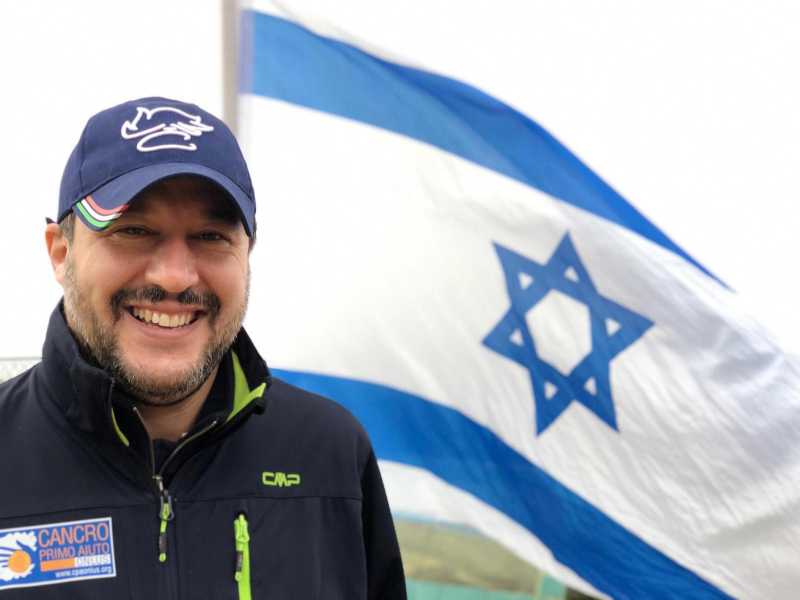 Shoah, evento della Lega con un esponente di Forza Nuova. Salvini: scusate, annullo tutto