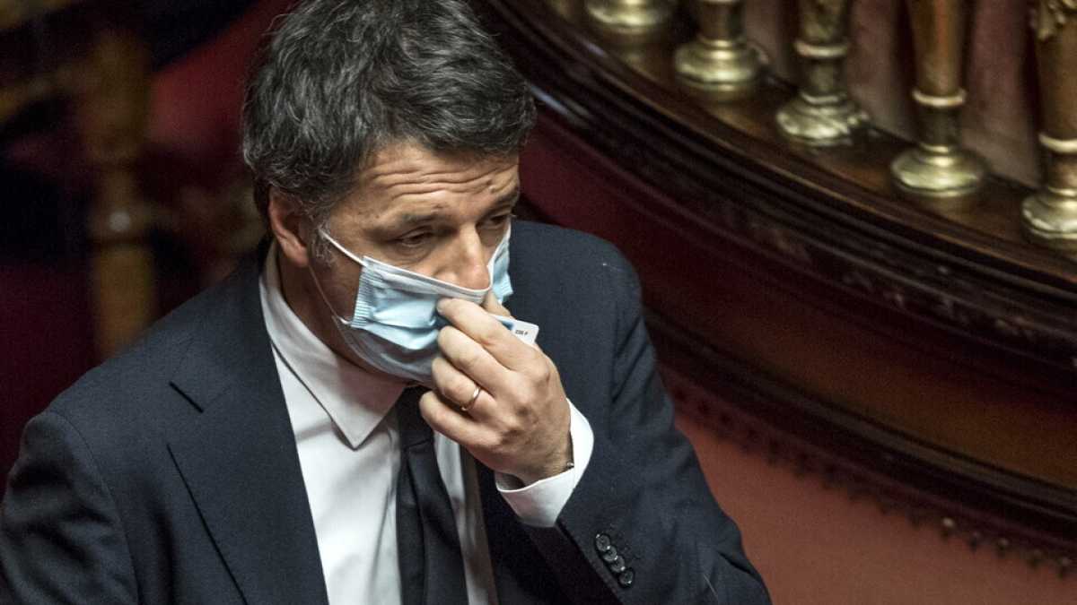 Immagine di Renzi fa l'attendista, e cita Hesse. Intanto nel M5s c'è chi lavora per Di Maio