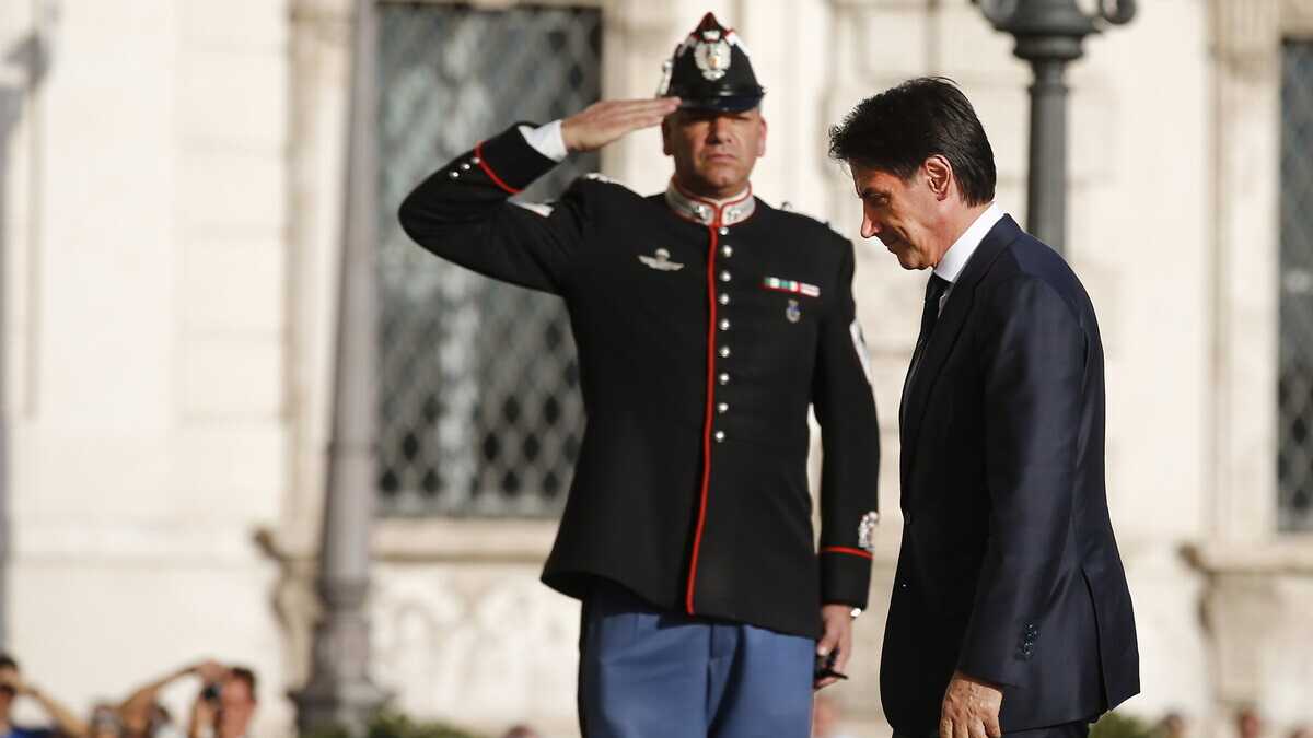 Immagine di Conte si dimette. Domani le consultazioni. Il premier: "Ora un governo che offra una prospettiva di salvezza nazionale"