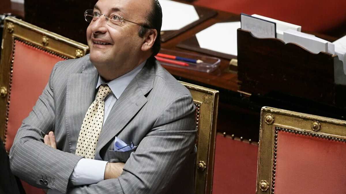 Immagine di "Appoggio a Conte se inserisce una riforma della giustizia garantista", dice Luigi Vitali, berlusconiano doc
