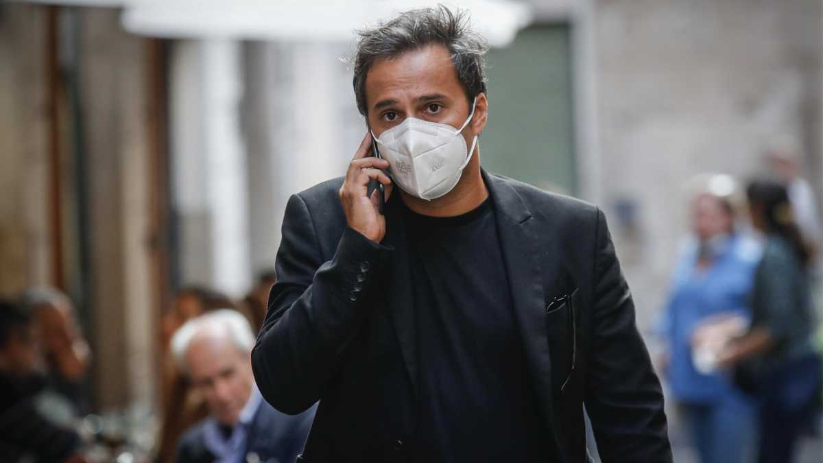 Immagine di Battelli (M5s): "I responsabili non ci sono, bisogna riparlare con Renzi"