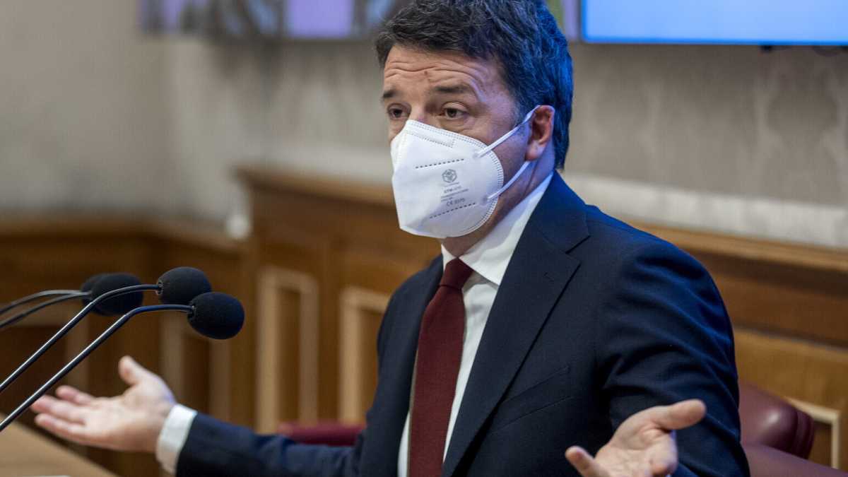 Immagine di Renzi confida nell'asse trasversale per fermare la corsa alle urne di Conte: "Ci sono margini per sostituirlo"