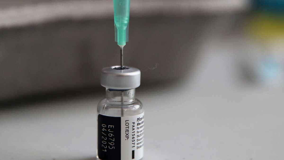 Immagine di Il piano vaccinale italiano è nato già vecchio. Mancano all'appello 40 milioni di dosi Pfizer