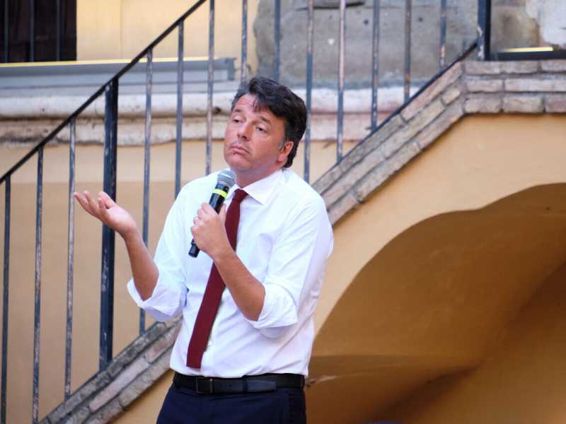 "Nessun veto su Conte, ma una discontinuità reale". Così Renzi si prepara a salire al Quirinale