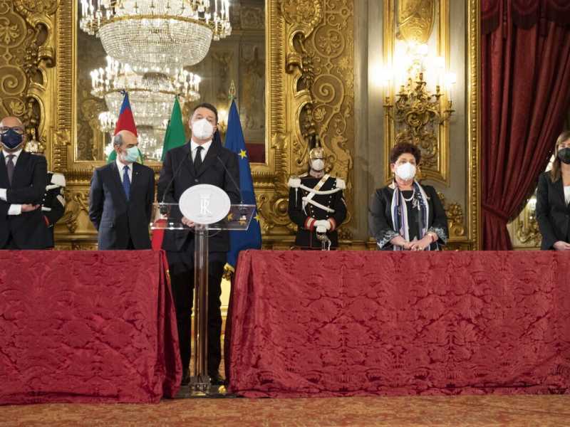 Renzi: "Veti su Conte? Non siamo ancora al punto di decidere chi guiderà il governo"