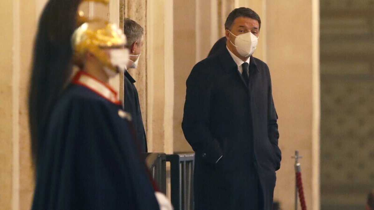 Immagine di Renzi allunga la crisi, ammicando al Cav. e sperando in Ursula