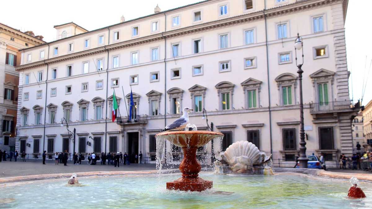 Immagine di Palazzo Chigi è diventato un porto di mare
