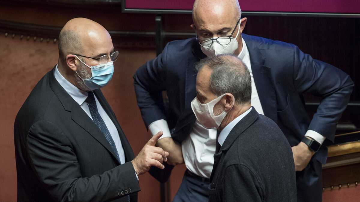 Immagine di Così l'ira funesta del M5s su Renzi complica la strada verso il Conte ter