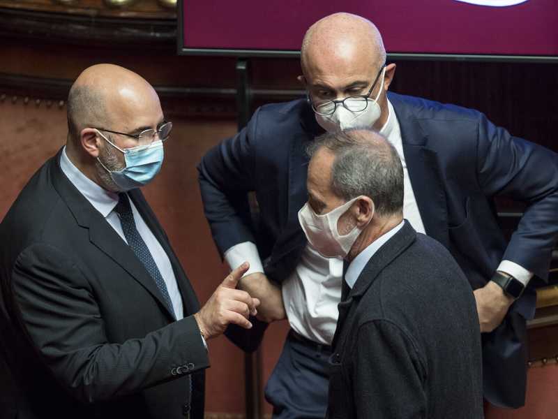 Così l'ira funesta del M5s su Renzi complica la strada verso il Conte ter