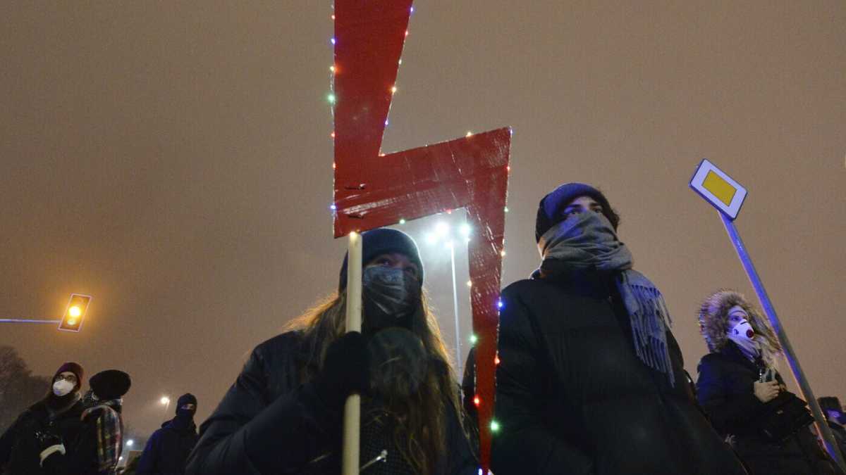 Immagine di La piazza dell’est è arrabbiata