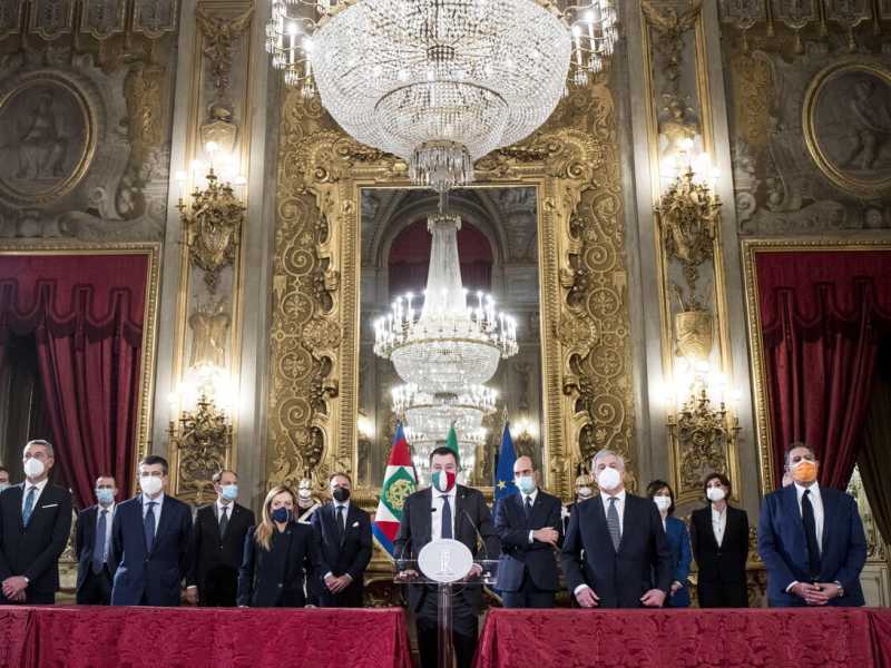 Il centrodestra unito chiede il voto ma ognuno pensa al piano "b"