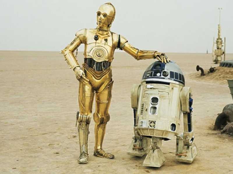 D-3BO e C1-P8 in una scena di Star Wars<br />