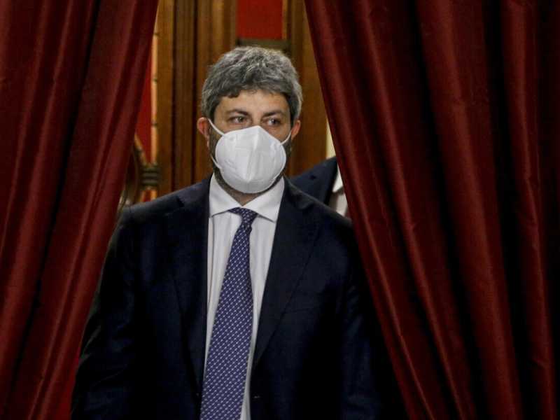 Il prezzo che Renzi chiede per accettare un Conte Ter e la mossa che manca a destra per l'opzione Draghi