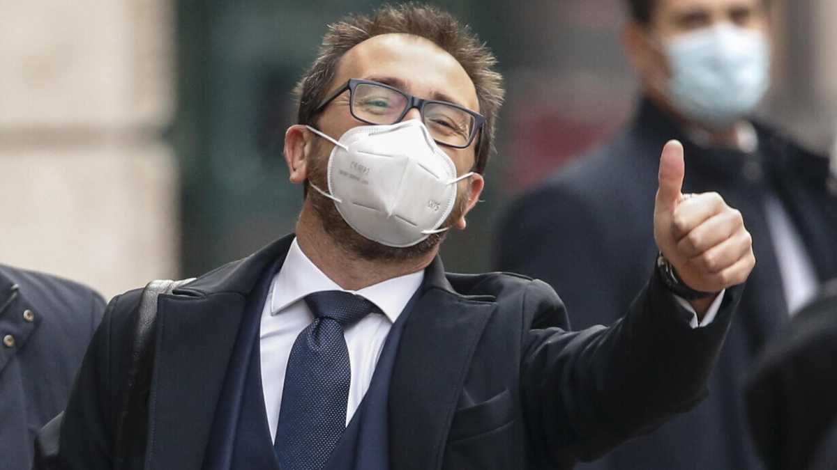 Immagine di "Dove mettiamo Fofò?". Bonafede rischia di non essere più ministro