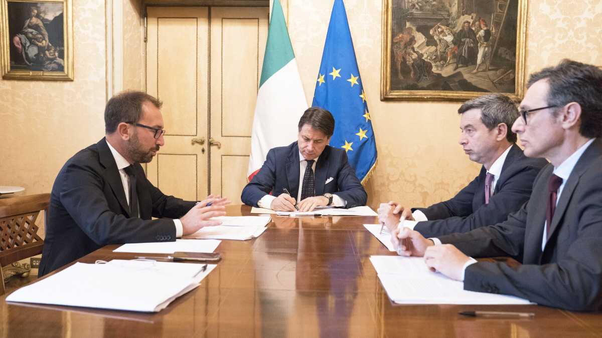 Immagine di La crisi di governo s'attorciglia intorno a Bonafede. E Renzi avverte: "Così non posso starci"