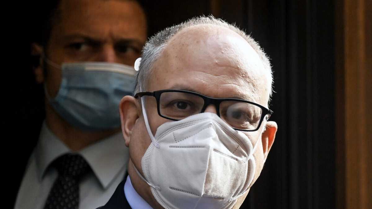 Immagine di Usa, Europa e Quirinale: così Gualtieri al Mef è diventato più saldo di Conte