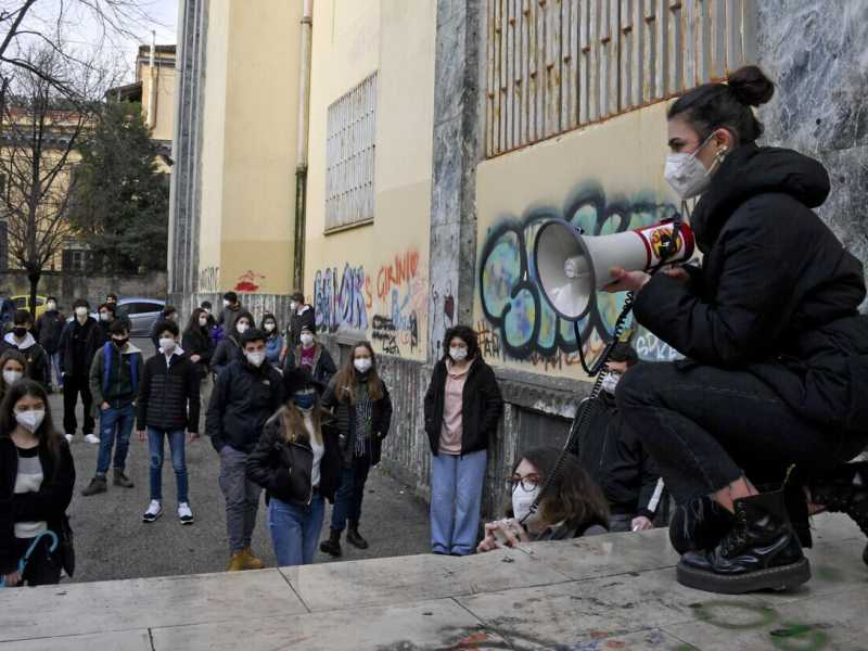 Ipotesi sul perché gli studenti protestano