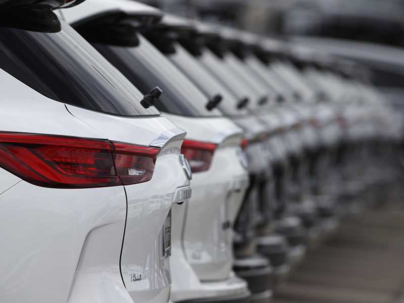 Il mercato dell'auto sta cambiando (e quelle elettriche restano fanalino di coda)
