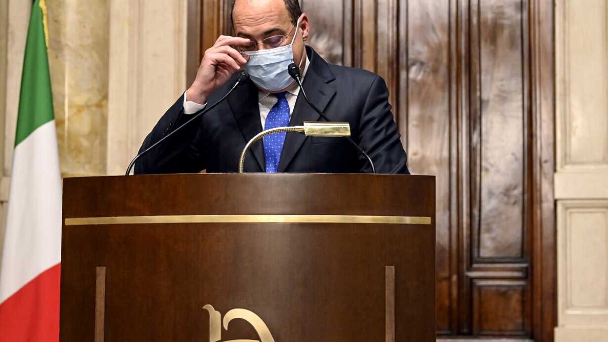 Immagine di Zingaretti prova a sondare Draghi sulla Lega. E lui: "Fidati di me"