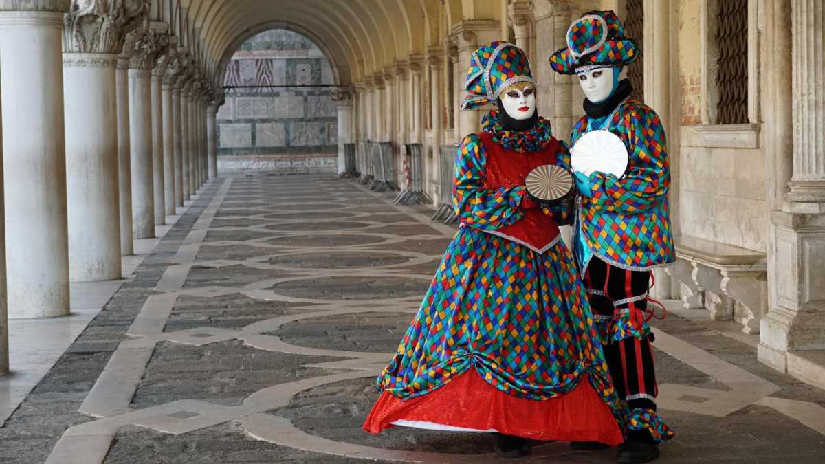 Immagine di Digitale e deserto. Così il Carnevale di Venezia si adatta al virus