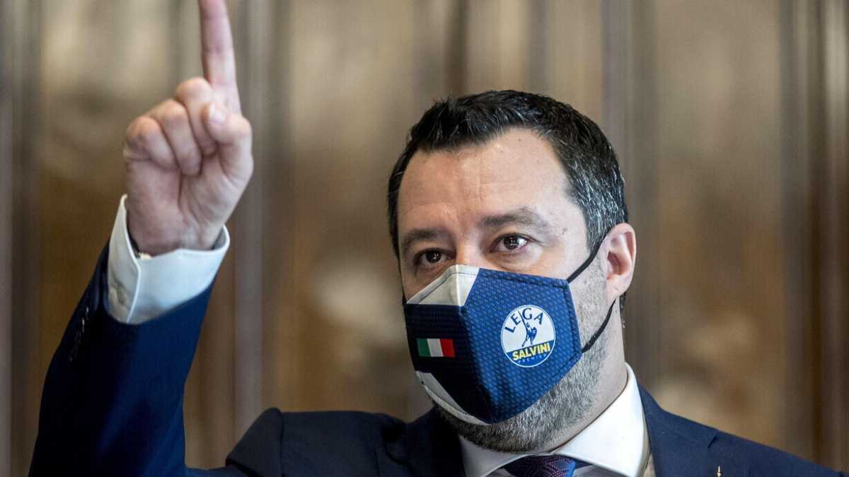 Immagine di Salvini: "Non poniamo veti né condizioni. E' un momento in cui l'interesse nazionale prevale su quello di partito"