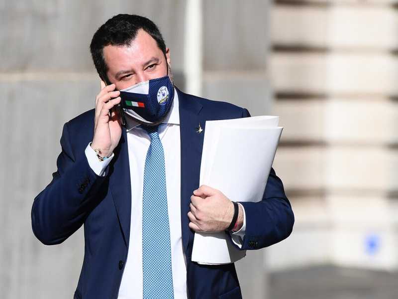 Il Truce si fa Dulce. Salvini si smarca da Meloni