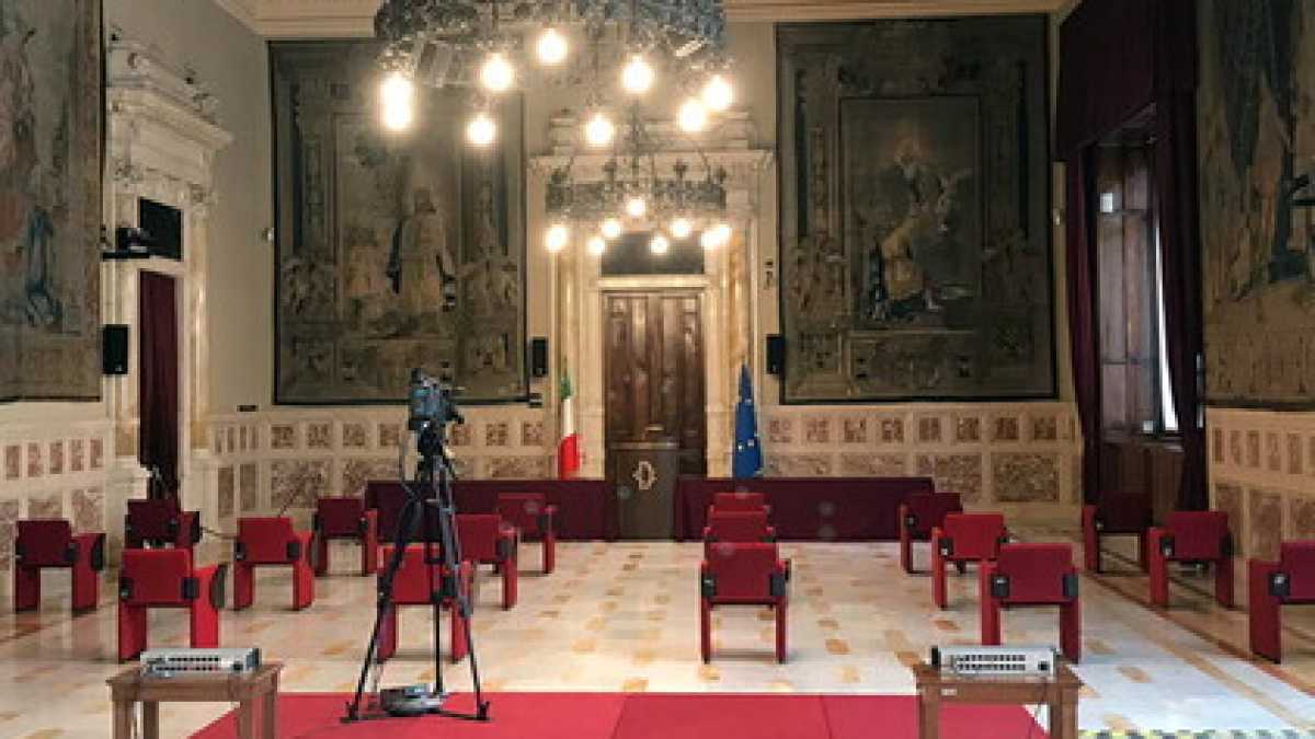 Immagine di Da +Europa alle Autonomie: "Sostegno a Draghi". Si lavora a una modifica del calendario scolastico. M5s vota su Rousseau (il 10 e l'11 febbraio)