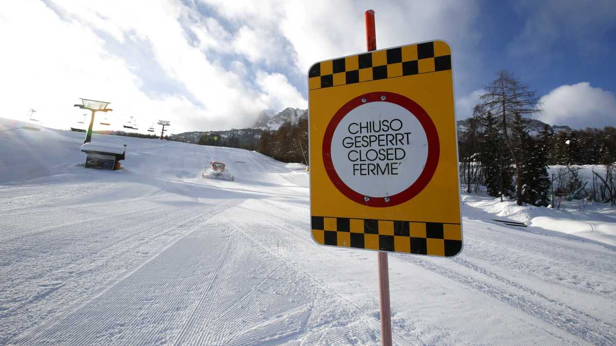 Immagine di Piste da sci e alberghi in attesa del prossimo dpcm. Così la montagna resiste alla pandemia