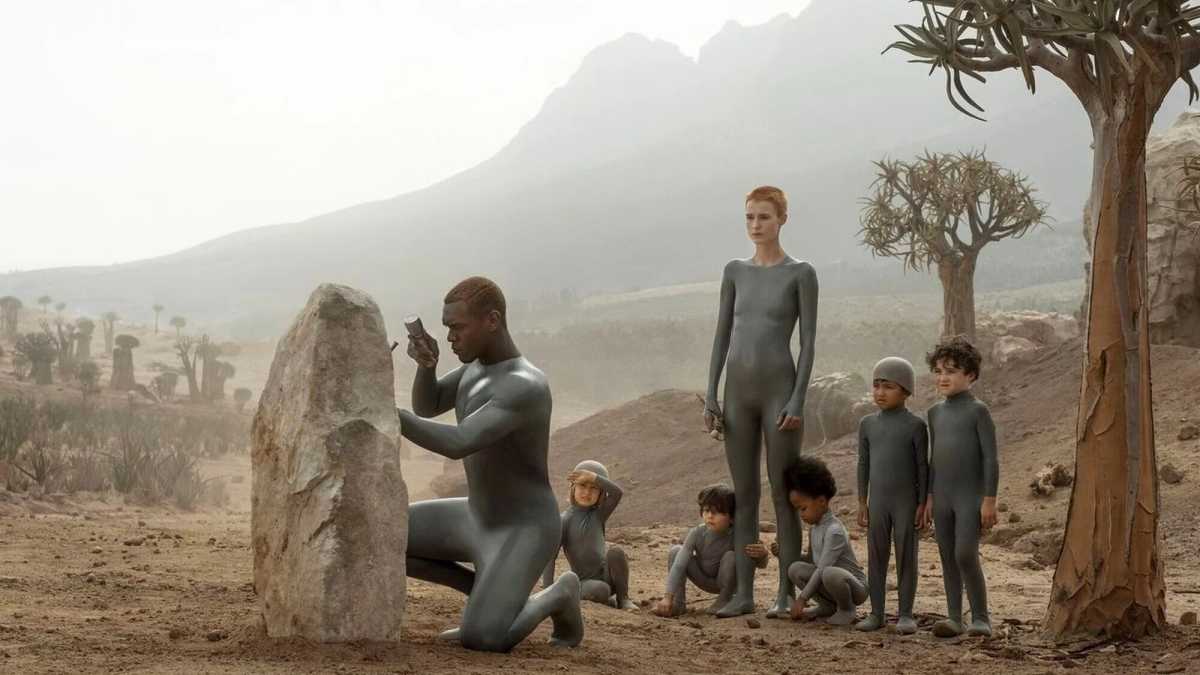 Immagine di “Raised by Wolves”, altro caso in cui un regista come Ridley Scott dà il peggio di sé in una serie tv