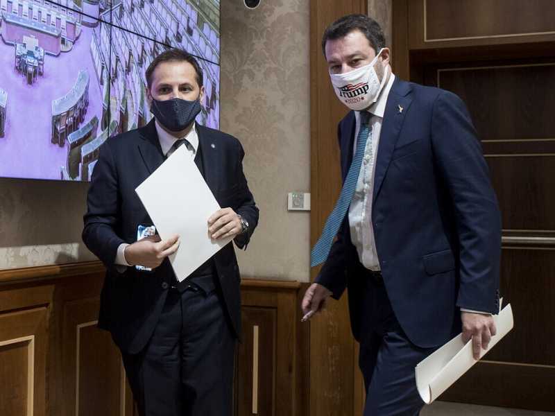 "Spiegherò a Draghi che la flat tax può avere anche più aliquote", dice Siri